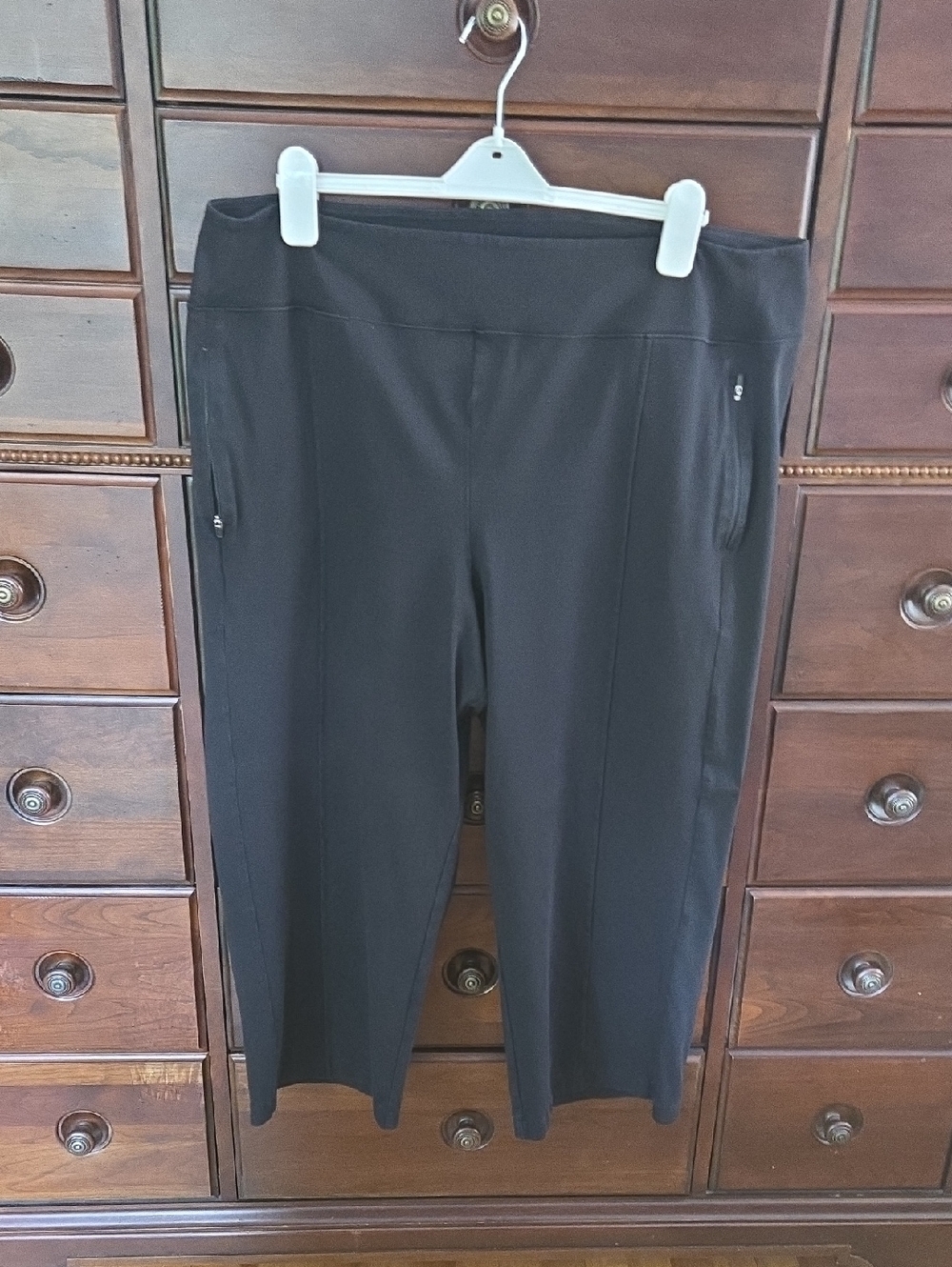 Chico's Cropped Soft Pants Size 4 Black